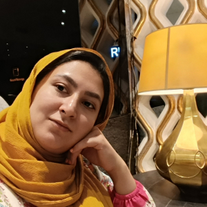 زهرا کریمی